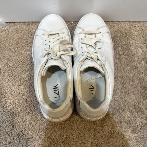 Kizik Shoes Mens Size 7.5 White Leather Hands Free Lace Comfort Casual Sneakers - Picture 5 of 10